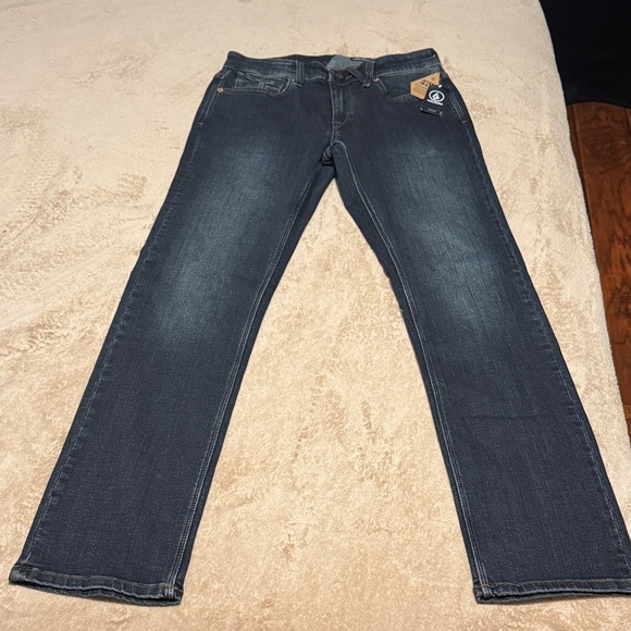Volcom solver modern straight  28x32 - Picture 1 of 6